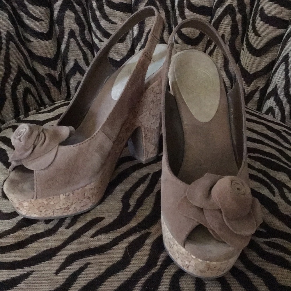 Jessica Simpson platform heels